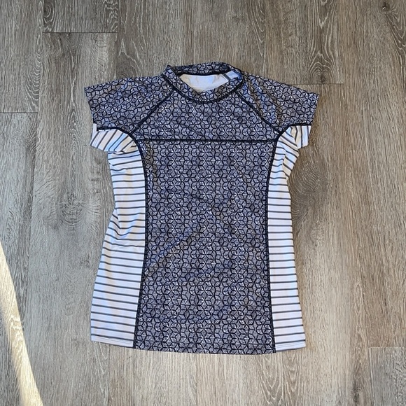 Patagonia Small Short Sleeve Micro Swell Rashguard swim top - Picture 2 of 5